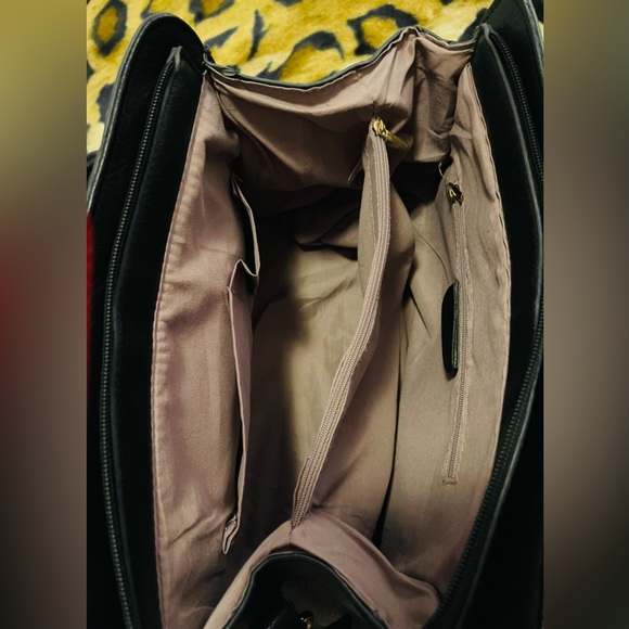 Black purse for sale - Picture 6 of 6